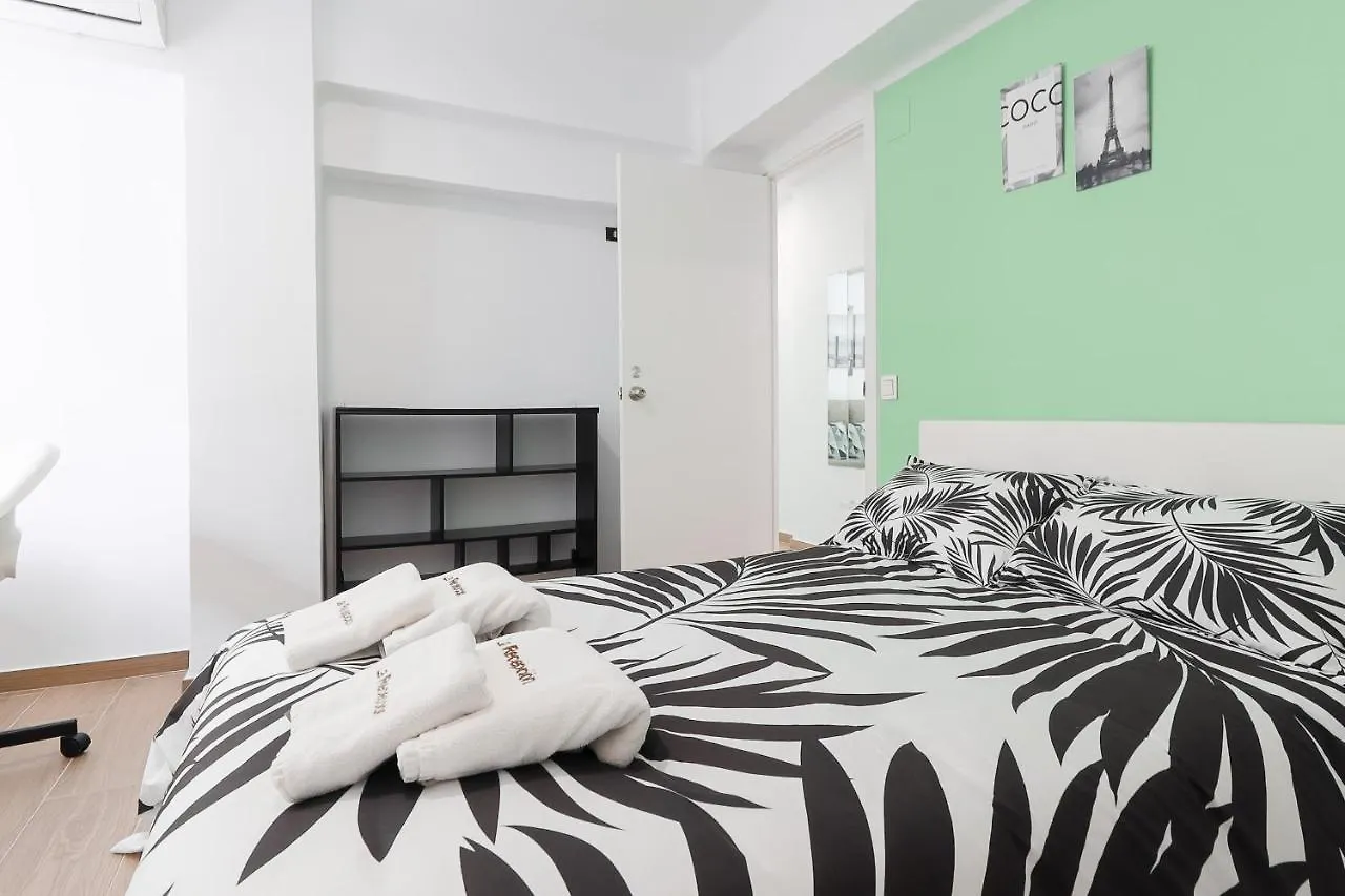 C29 Beutiful & Shiny 4 Bdrm Apartment Malaga