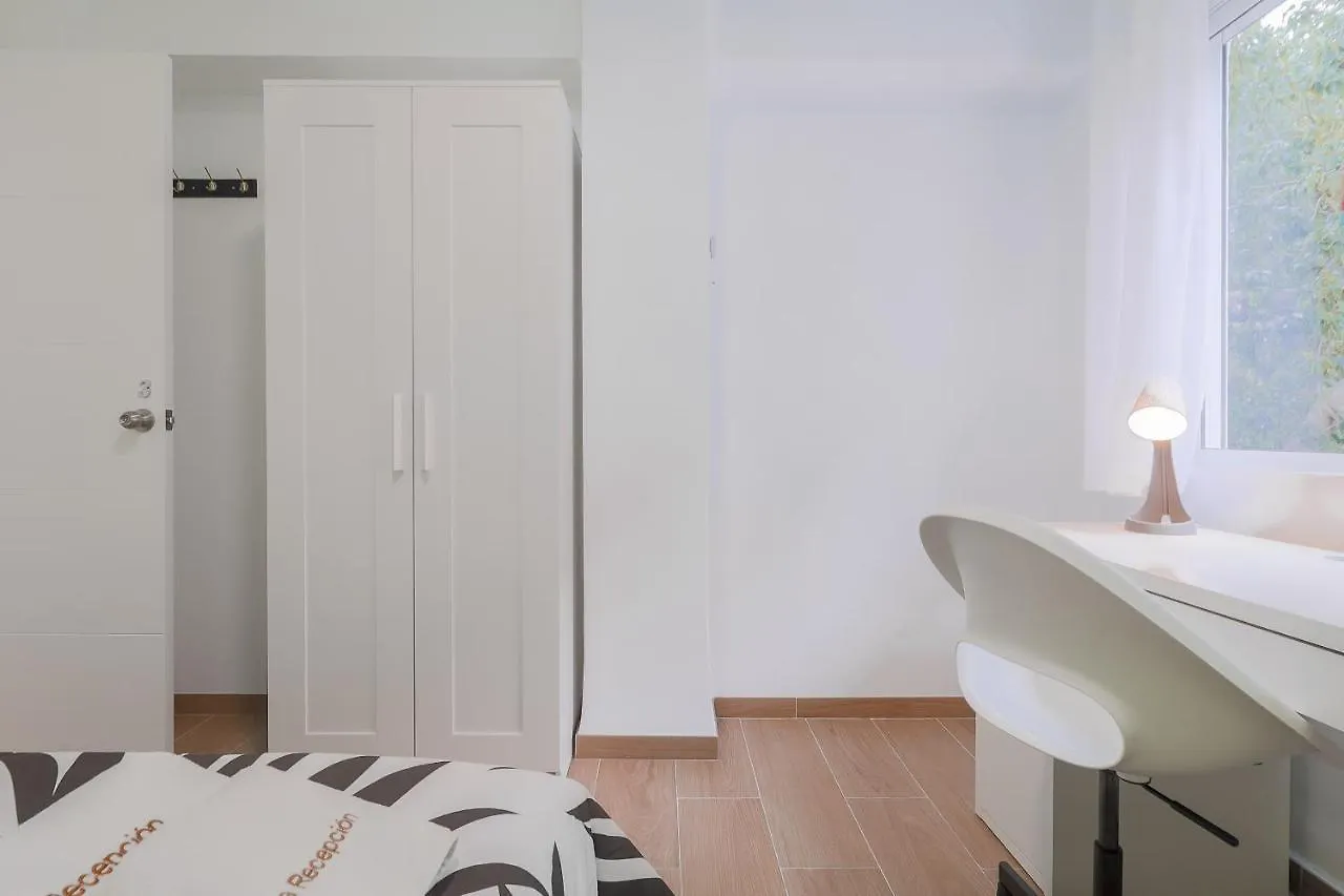 C29 Beutiful & Shiny 4 Bdrm Apartment Malaga Spain