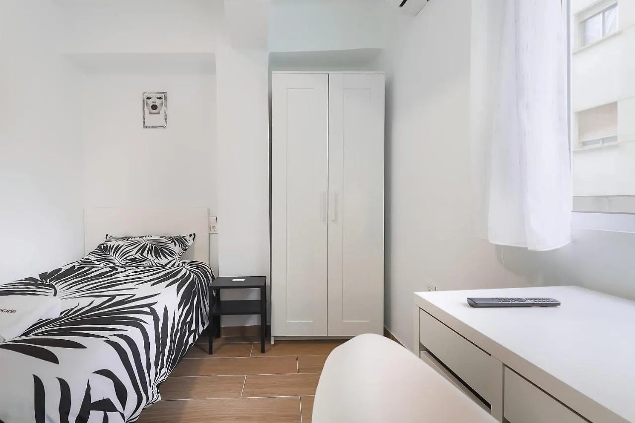 C29 Beutiful & Shiny 4 Bdrm Apartment Malaga