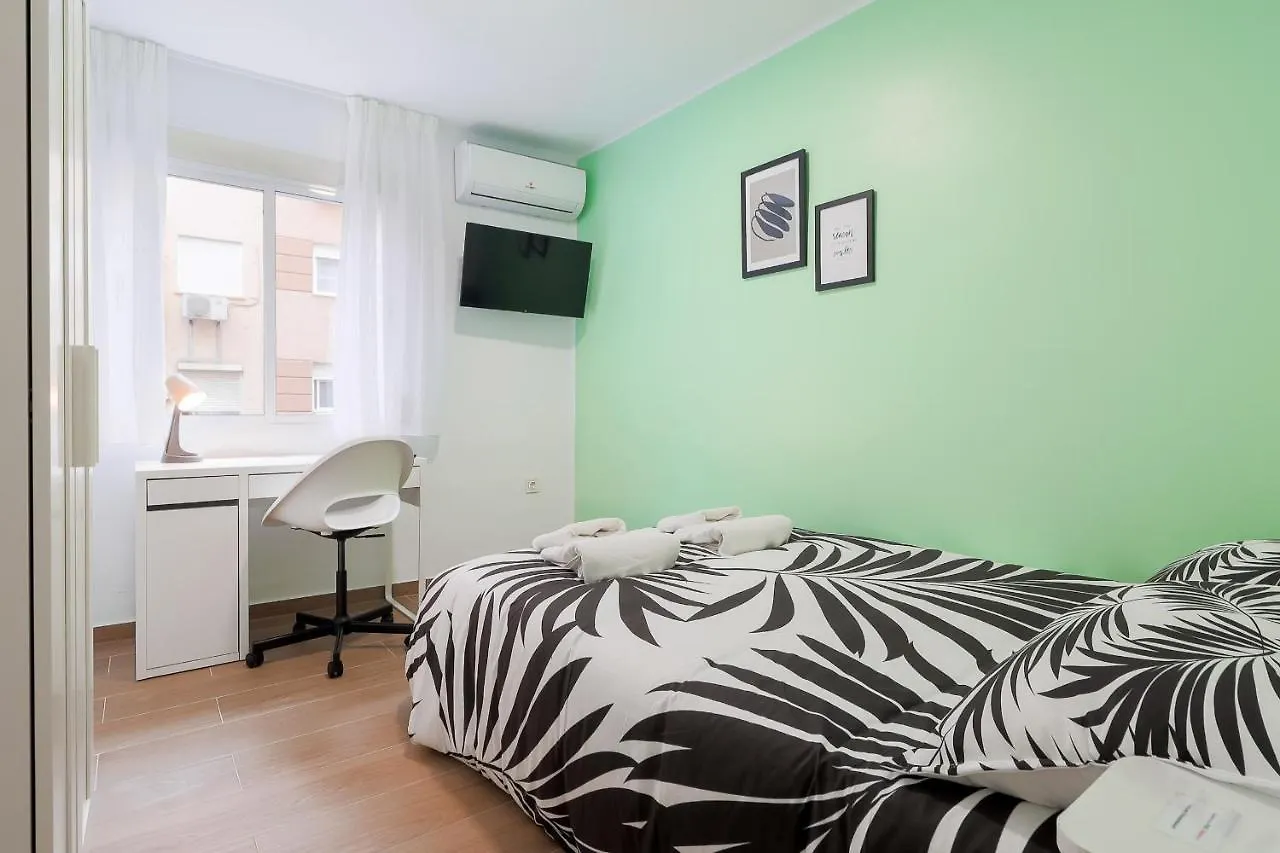 C29 Beutiful & Shiny 4 Bdrm Apartment Malaga Spain