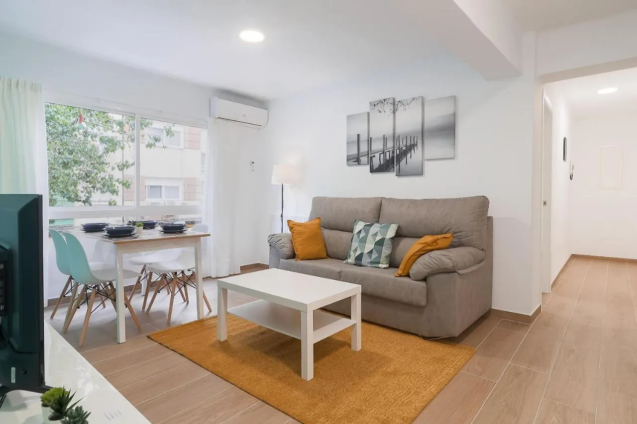 C29 Beutiful & Shiny 4 Bdrm Apartment Malaga 0*,