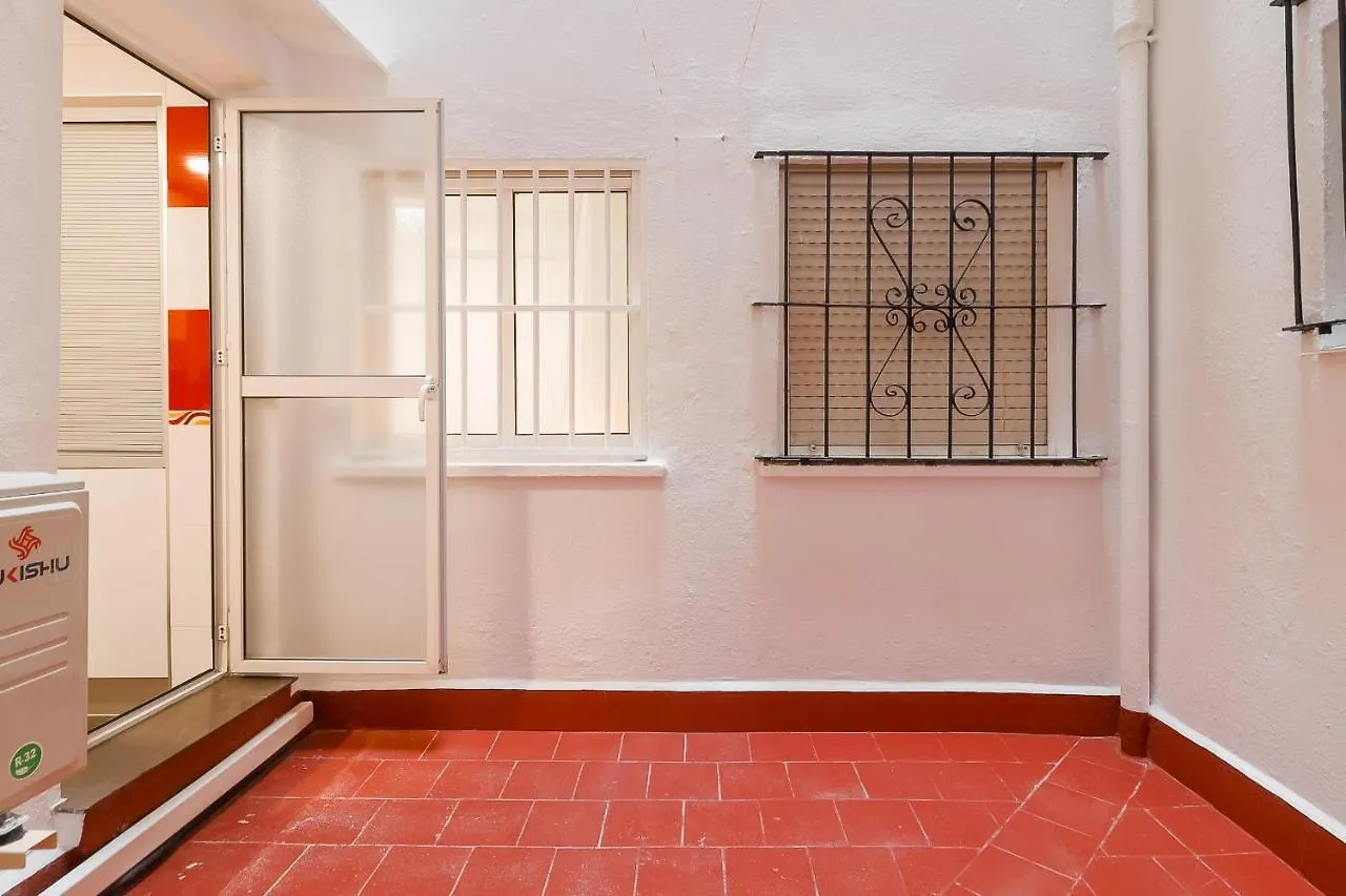 C29 Beutiful & Shiny 4 Bdrm Apartment Malaga 0*,